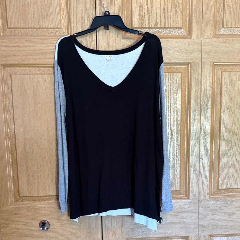 14th & Union Black and Gray Women's Sweater